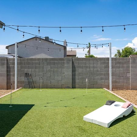 Mini Golf Fire Pit Pool Game Room Chandler Bagian luar foto